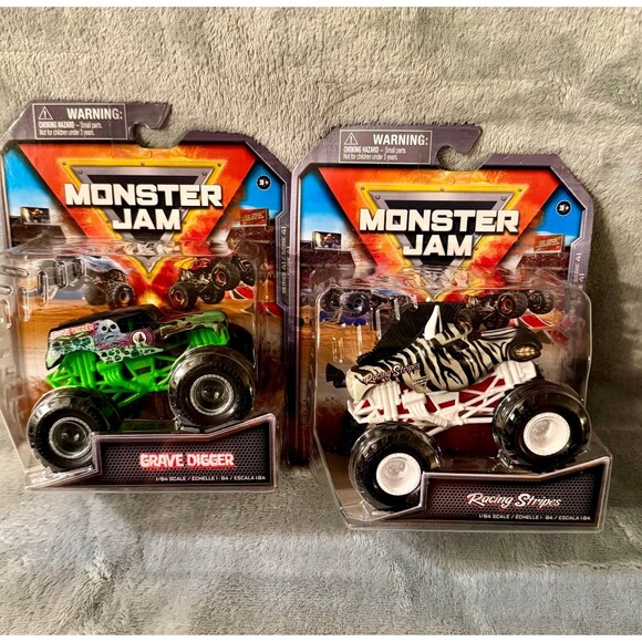 Monster Jam Lot of 2 Series 41 Racing Stripes Grave Digger 1:64 Monster Trucks - Picture 1 of 2